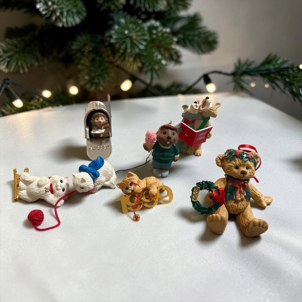 Vtg Lot 6 Hallmark Keepsake Ornaments Bear Kitten Hedgehog Coyote Beaver Boxes